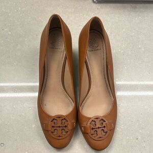 Tory Burch Carmel tan wedge
